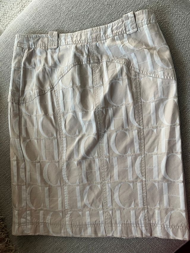 Carolina Herrera saia bege