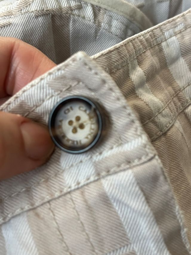 Carolina Herrera saia bege