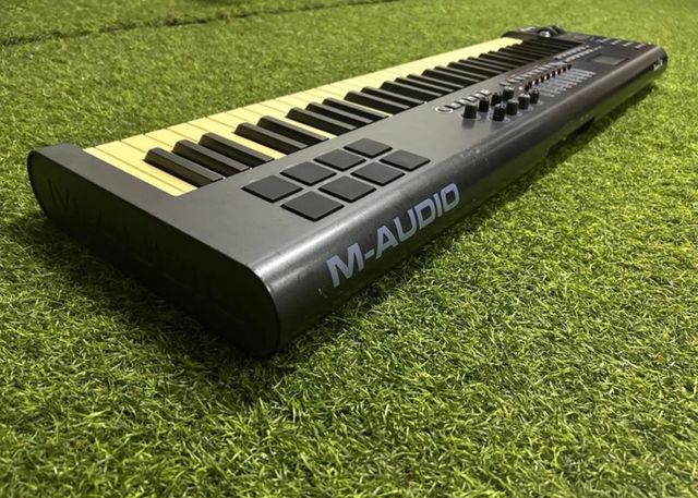 controlador midi M-AUDIO AXIOM 61