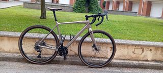 Bicicleta Gravel Scott Addict 20