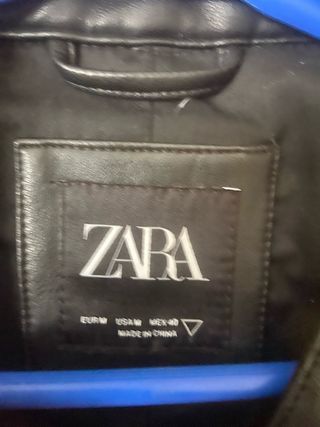 Chaqueta Zara polipiel negra
