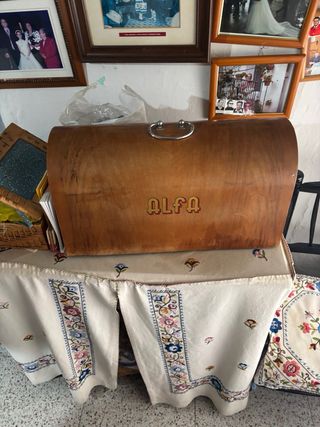 Máquina de coser Alfa Antigua