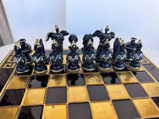 Ajedrez Metálico con Pintura Manual Estilo Antiguo