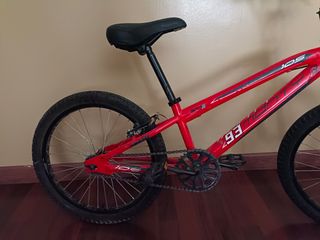 Bicicleta Monty BMX 16" roja