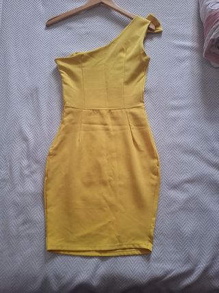Vestido Fiesta Talla xs 
+ Diadema amarilla 5€ 