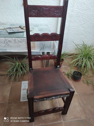 Sillas antiguas de madera