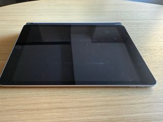 iPad Air 10.2" 256GB WiFi+Cellular. En su caja