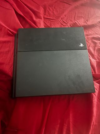 PS4 (PlayStation 4) negra+cables+Gta v + far