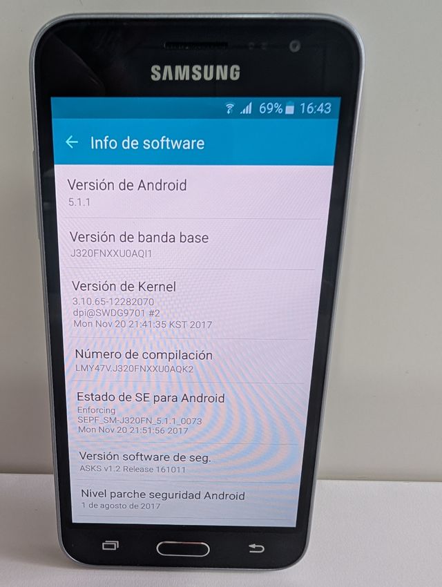 Samsung Galaxy J3 - Smartphone