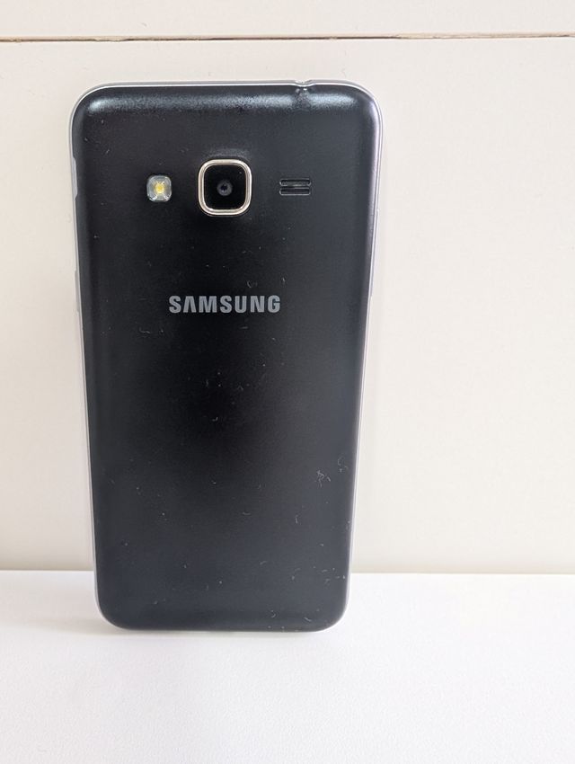 Samsung Galaxy J3 - Smartphone