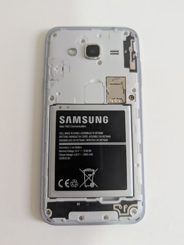 Samsung Galaxy J3 - Smartphone