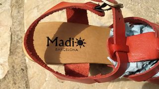 Sandalias Rojas de cuero con bolso