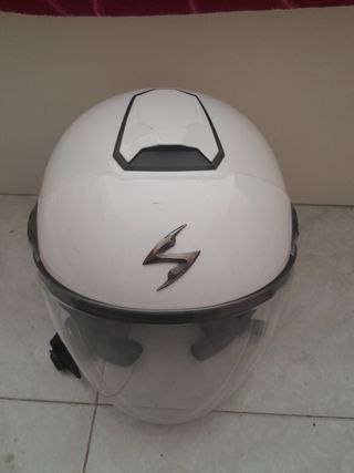 Casco moto  modelo jet Scorpion color  blanco