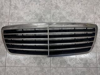 Parrilla Mercedes Benz W210