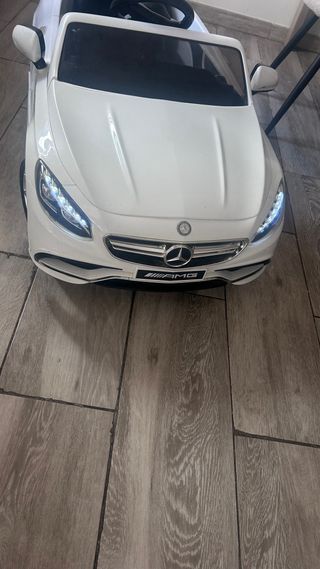 Coche eléctrico infantil Mercedes AMG