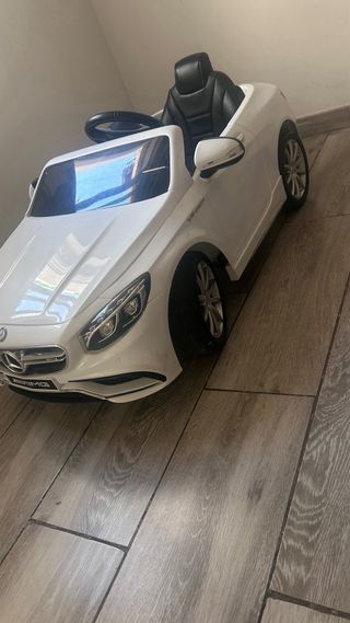 Coche eléctrico infantil Mercedes AMG