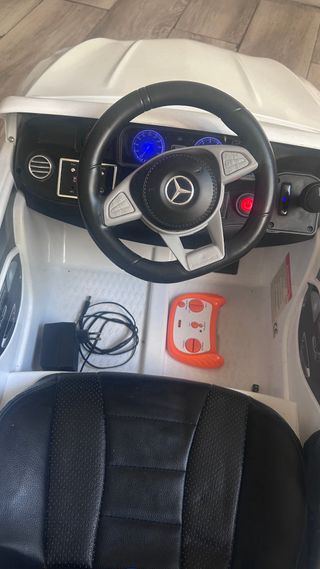 Coche eléctrico infantil Mercedes AMG