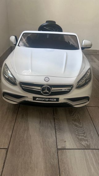 Coche eléctrico infantil Mercedes AMG