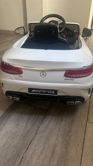 Coche eléctrico infantil Mercedes AMG