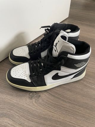 Air Jordan 1 Retro High - 37