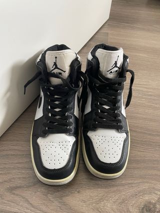Air Jordan 1 Retro High - 37