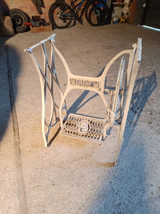 PIE DE MAQUINA DE COSER