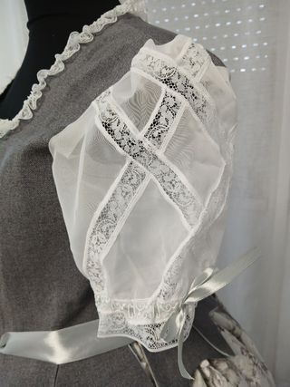 Traje huertana gris claro