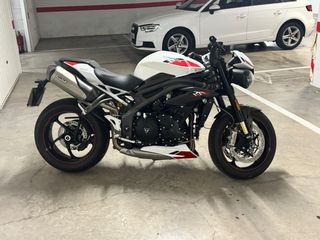 TRIUMPH SPEED TRIPLE 1050