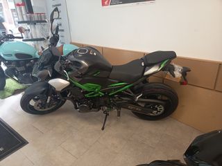 Kawasaki Performance Regiment sugomi Z900 - Moto