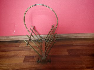 Revistero vintage dorado