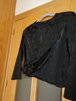 Blusa Zara negra lunares - Talla M