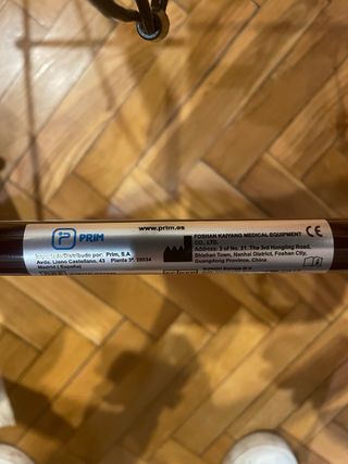 Andador con ruedas y frenos Prim.