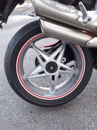 MV Agusta Brutale 910S - Impecable