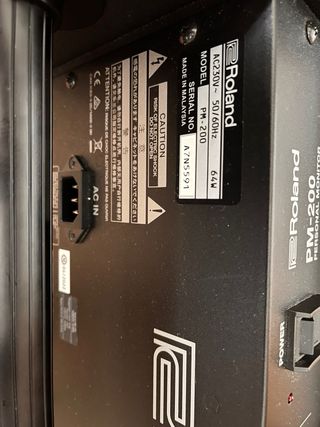 Roland PM-200: Monitor Amplificador