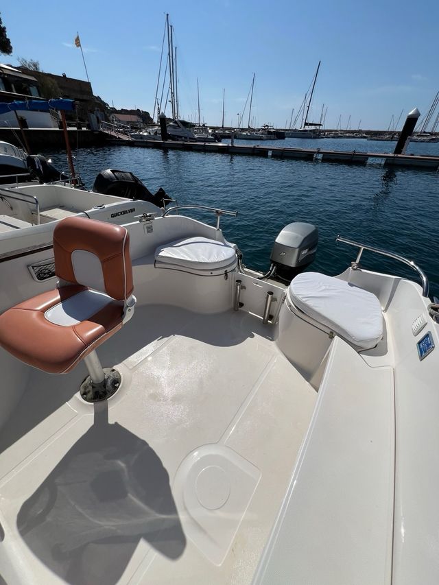 Barco motor fueraborda