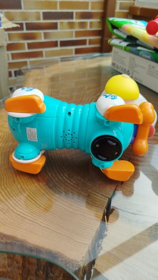 Perro robot interactivo.