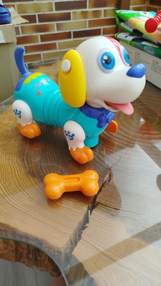 Perro robot interactivo.
