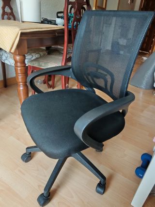 Silla oficina giratoria negra