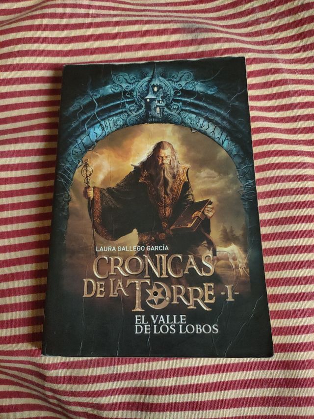 Crónicas de la Torre I: El Valle de los Lobos