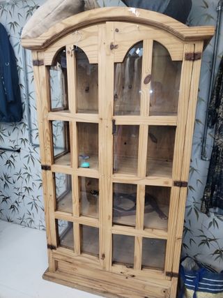 Se vende armario madera por traslado.