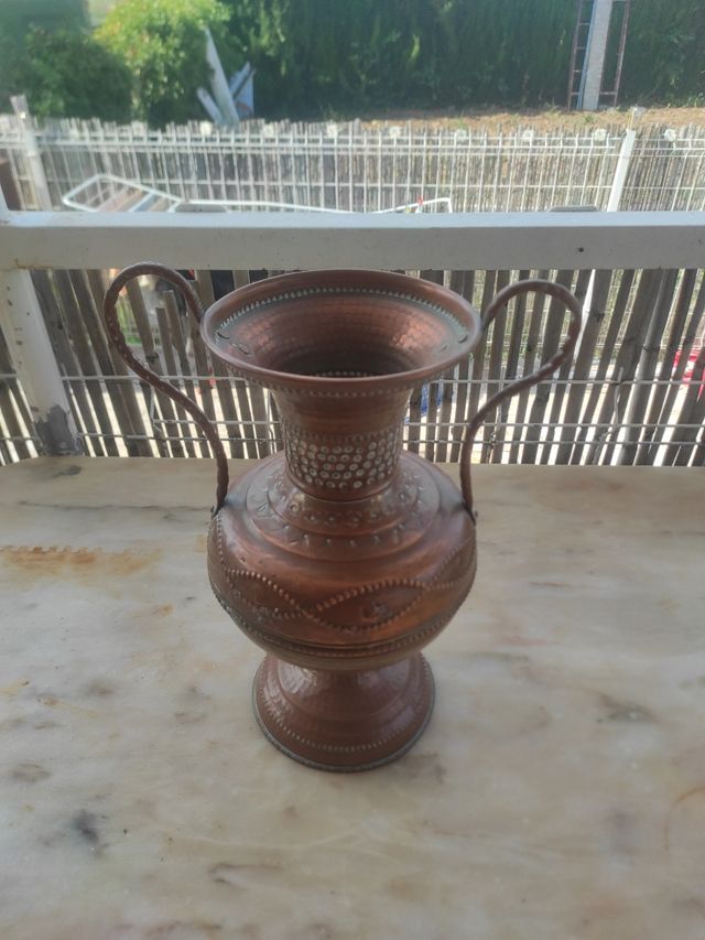 3 Jarrones cobre antiguos y un mini botijo de cobr