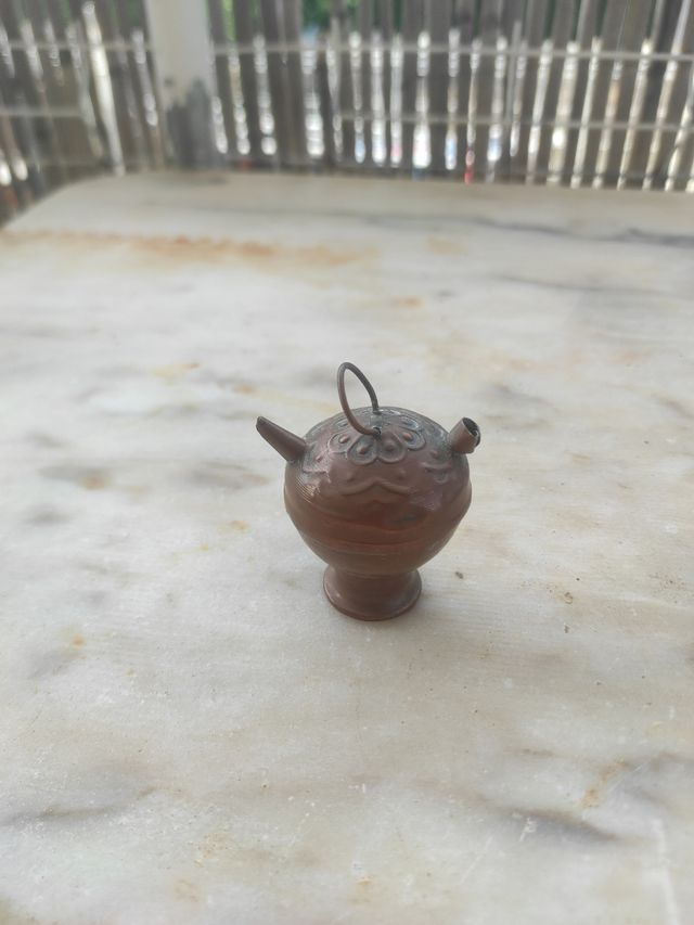 3 Jarrones cobre antiguos y un mini botijo de cobr