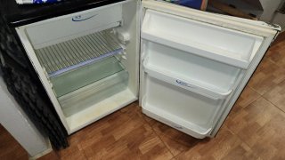 Frigorifico bajo encimera con congelador