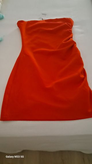 Vestido corto rojo .con etiqueta