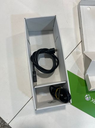 Xbox One S 1TB Blanca + Sea of Thieves