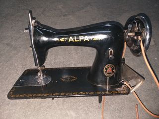 Máquina coser Alfa Antigua