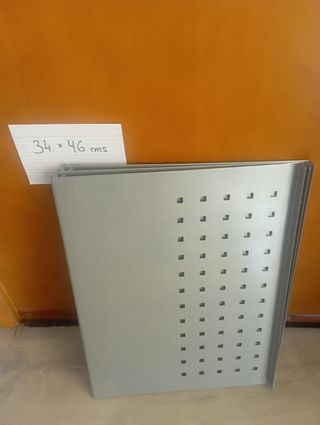 Bandejas metal armario Ikea 34x46cm. Precio 2€ uno