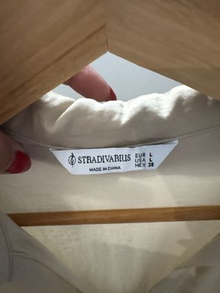 Vestido Stradivarius beige