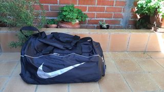 Bolsa Nike negra - Deporte más regalo 