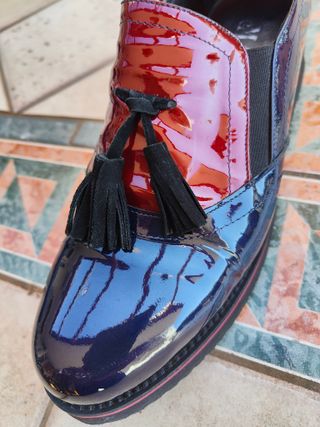 Mocassino in vernice bordeau-blu unisex